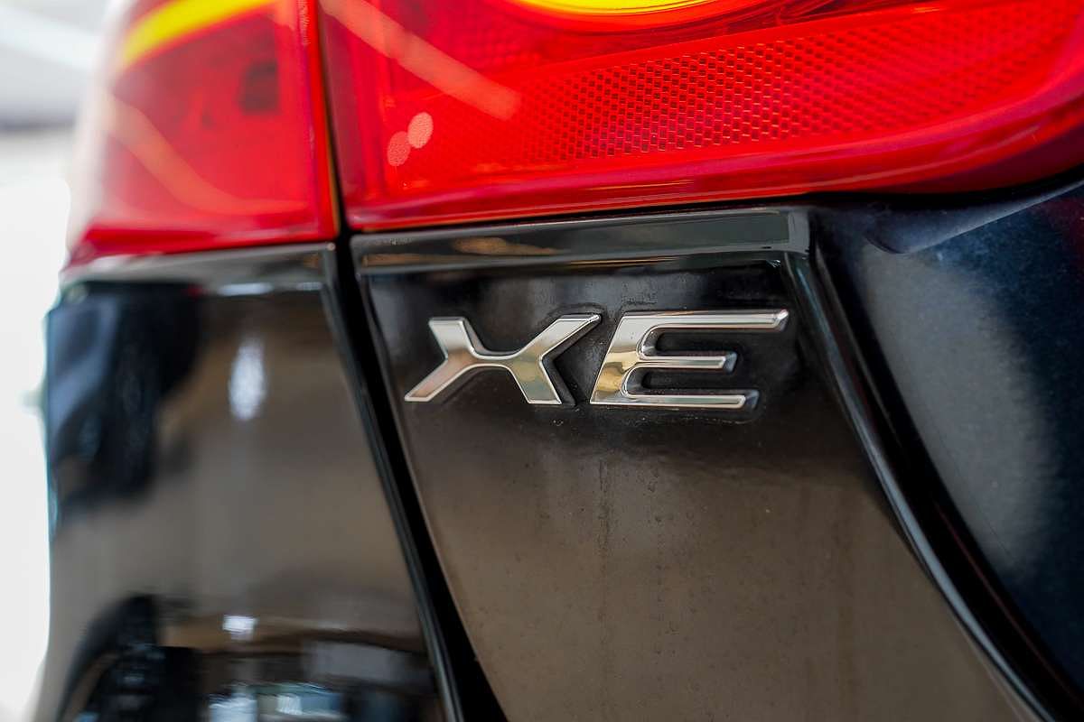 2018 Jaguar XE 25t R-Sport X760