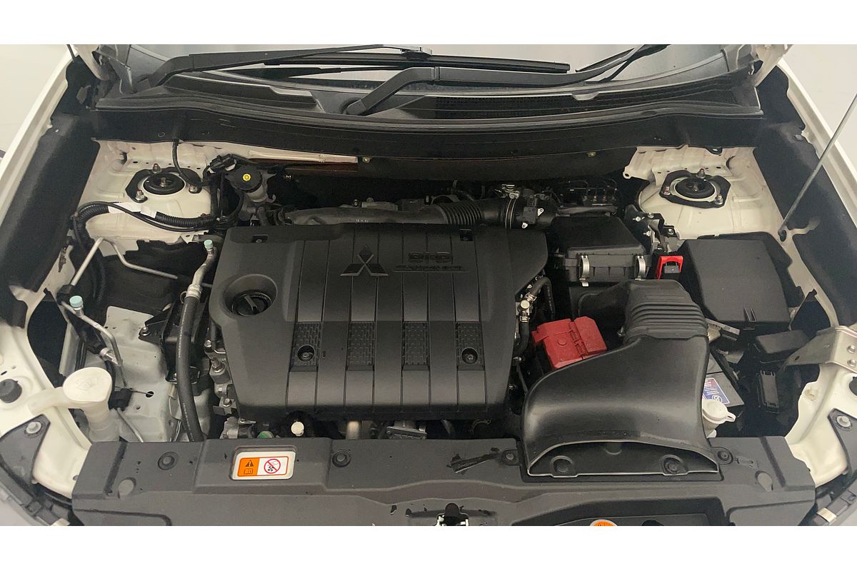 2016 Mitsubishi Outlander LS Safety Pack ZK
