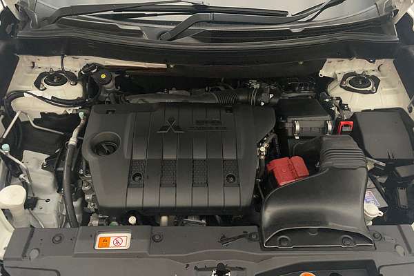 2016 Mitsubishi Outlander LS Safety Pack ZK