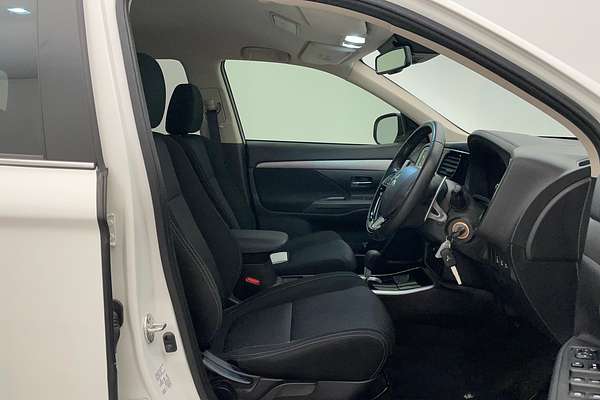 2016 Mitsubishi Outlander LS Safety Pack ZK