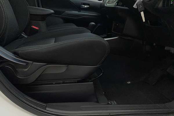 2016 Mitsubishi Outlander LS Safety Pack ZK