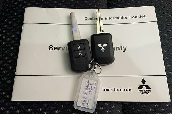 2016 Mitsubishi Outlander LS Safety Pack ZK