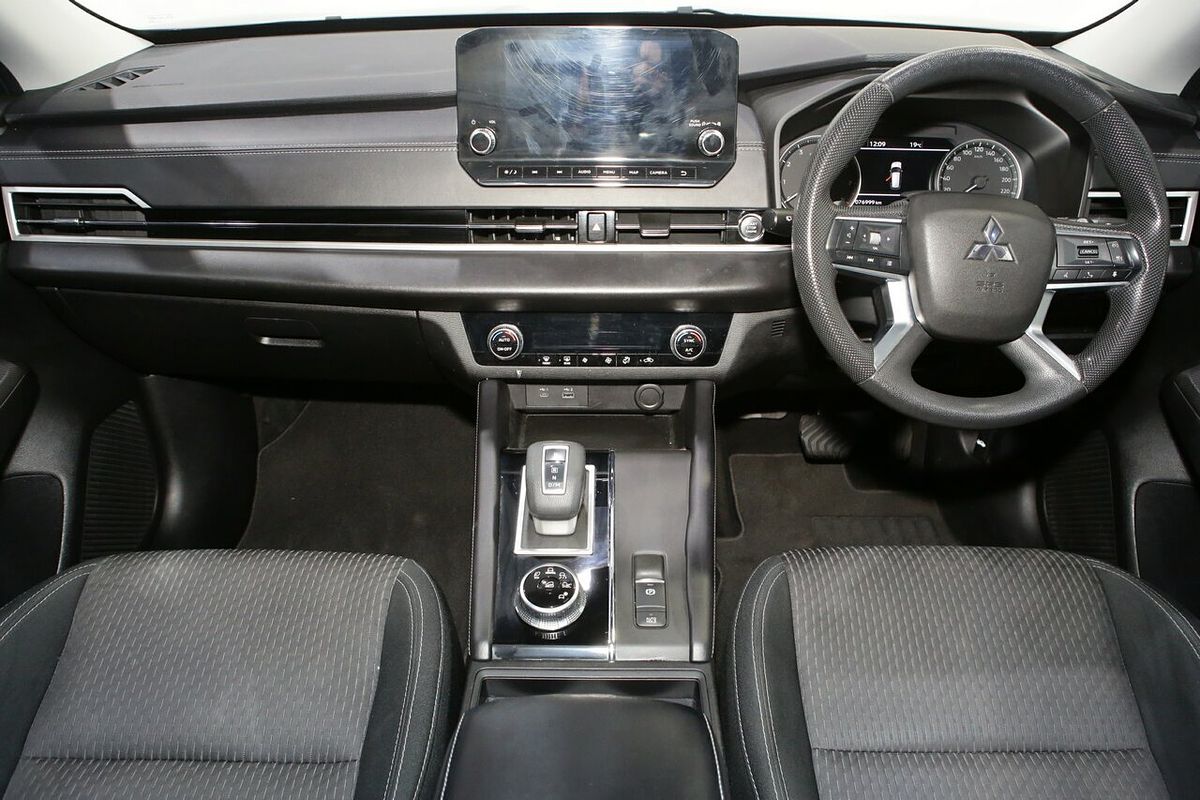 2021 Mitsubishi Outlander ES ZM