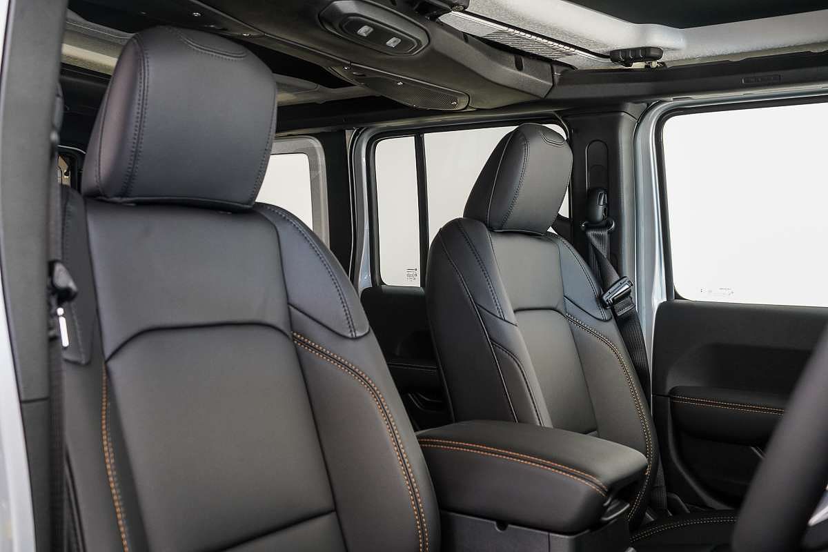 2024 Jeep Wrangler Unlimited Overland JL