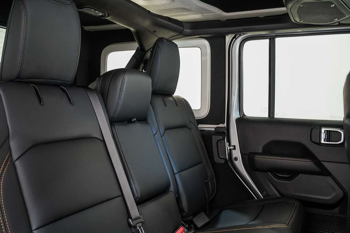 2024 Jeep Wrangler Unlimited Overland JL