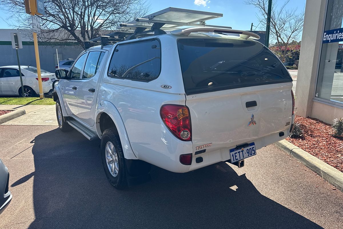 2015 Mitsubishi Triton GLX MN 4X4