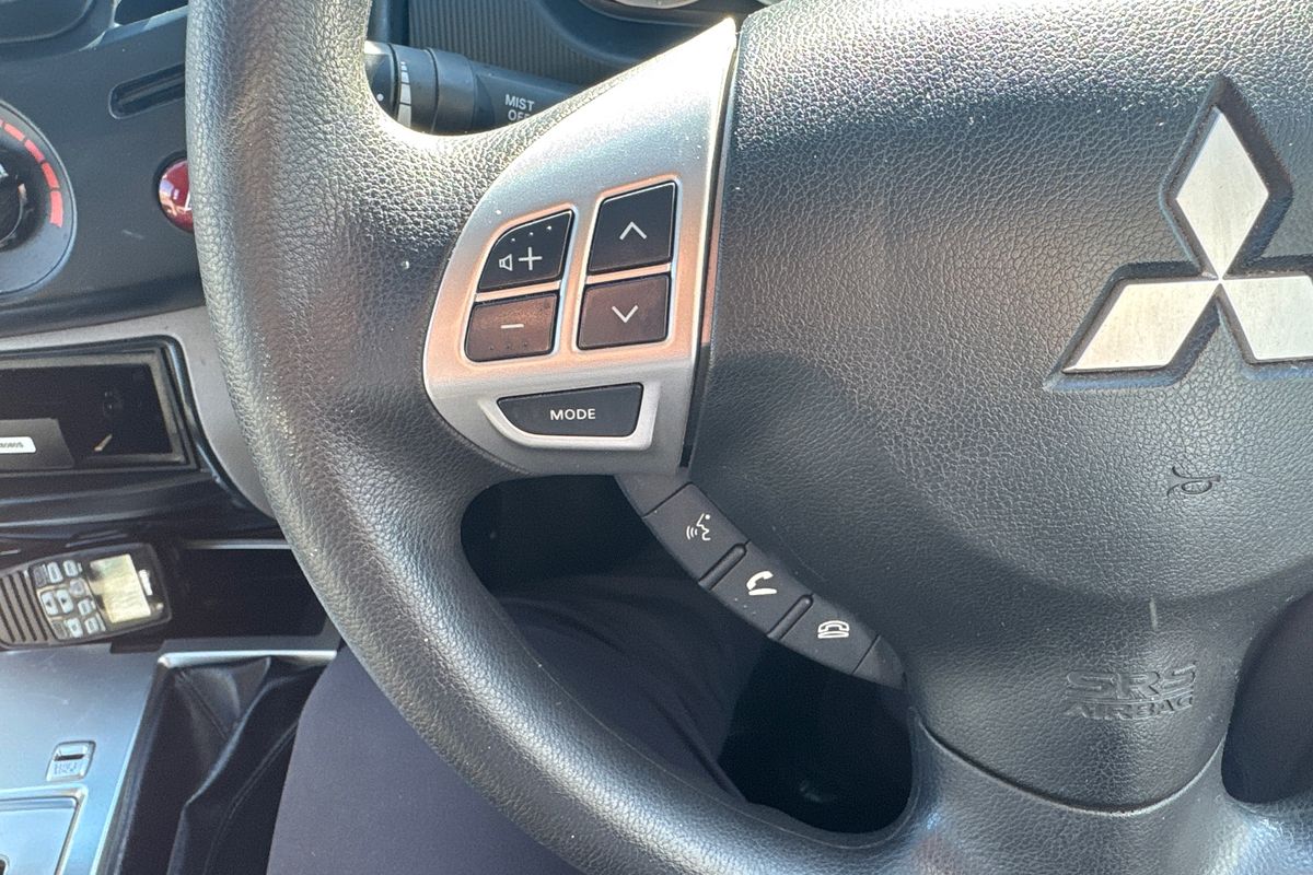2015 Mitsubishi Triton GLX MN 4X4