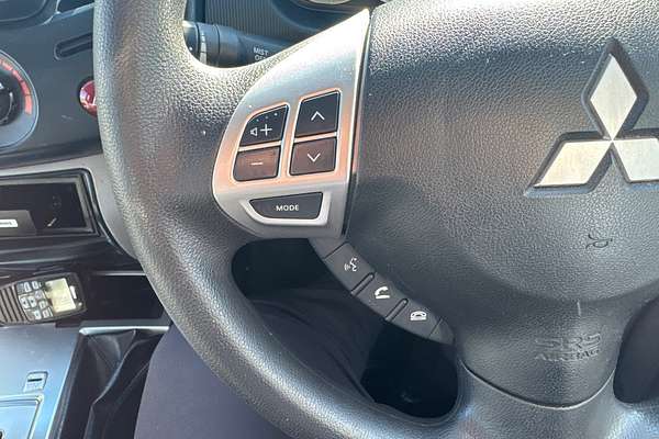 2015 Mitsubishi Triton GLX MN 4X4