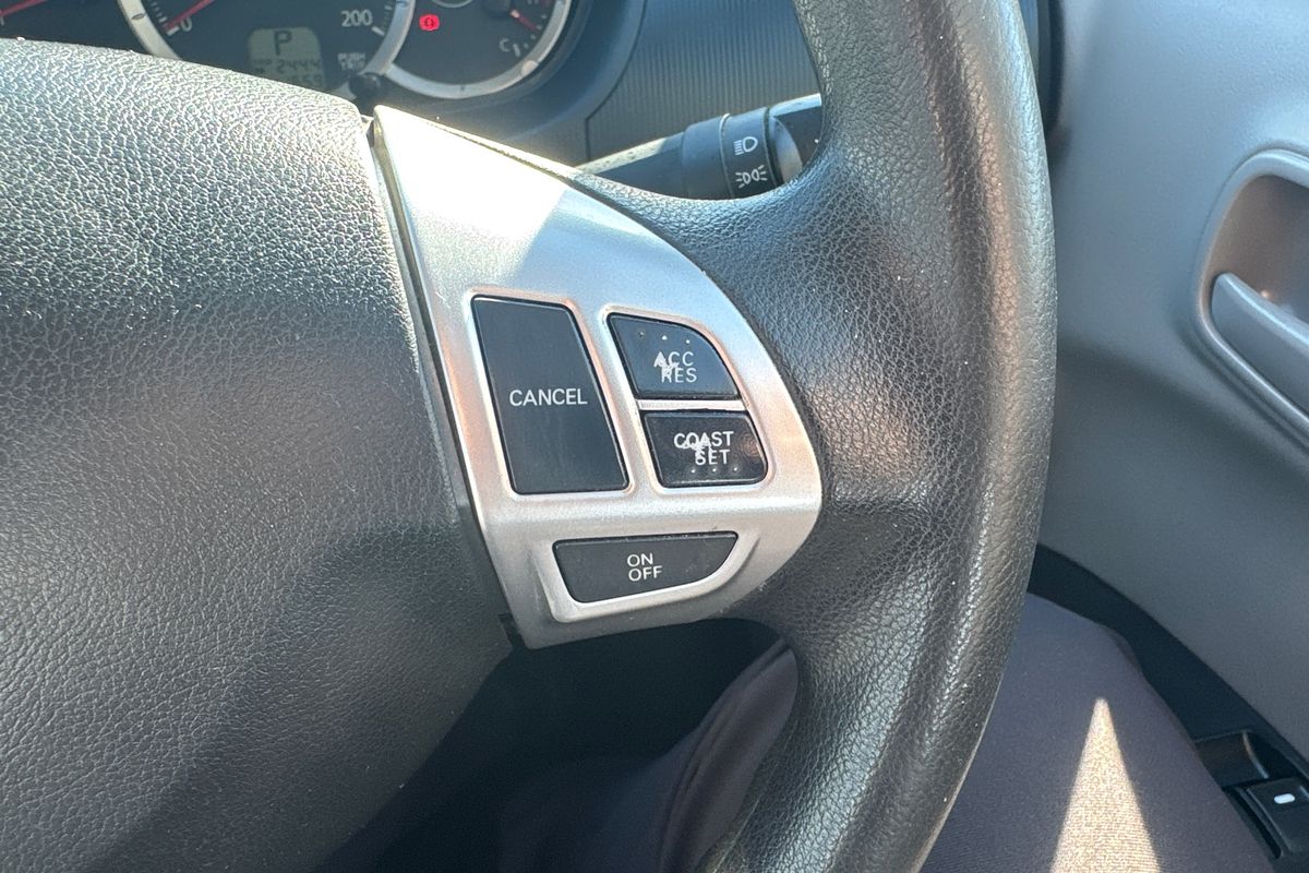 2015 Mitsubishi Triton GLX MN 4X4