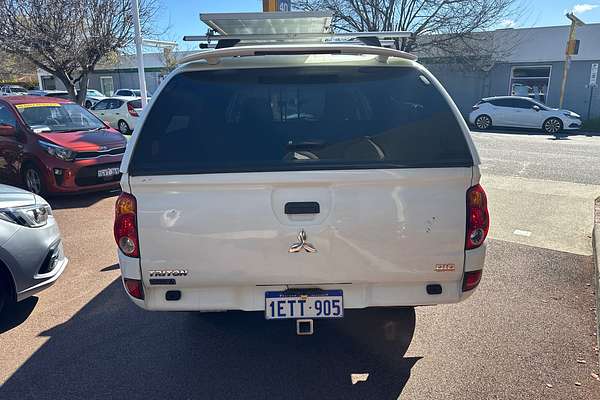 2015 Mitsubishi Triton GLX MN 4X4