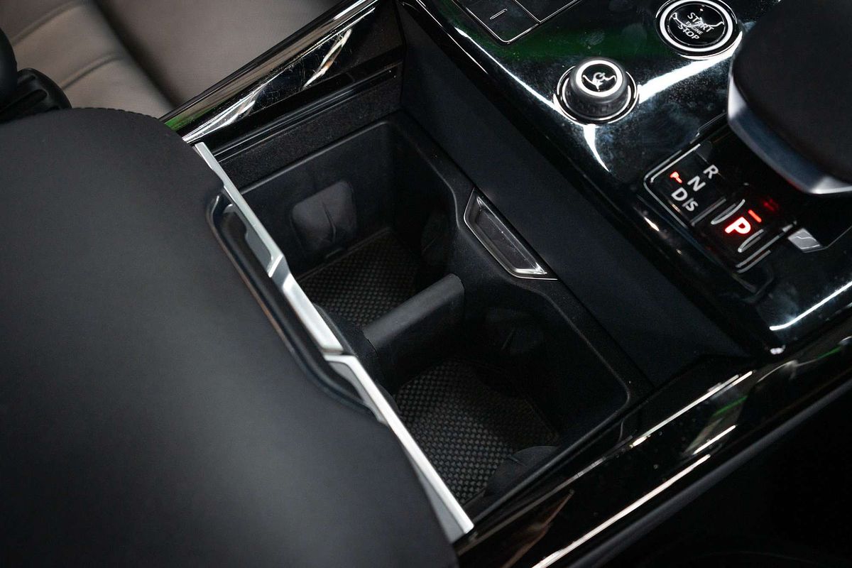 2023 Land Rover Range Rover Sport D300 Dynamic SE L461