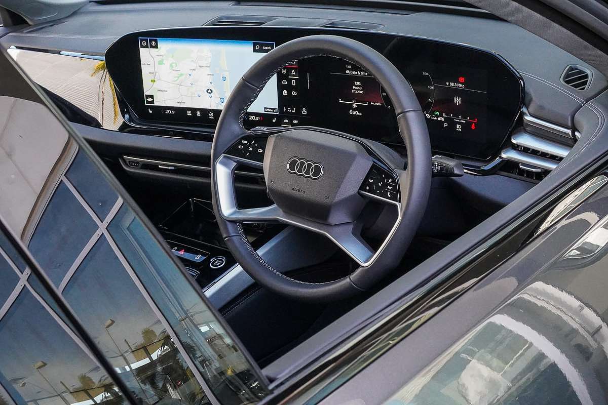 2025 Audi A5 TFSI 150kW S line B10