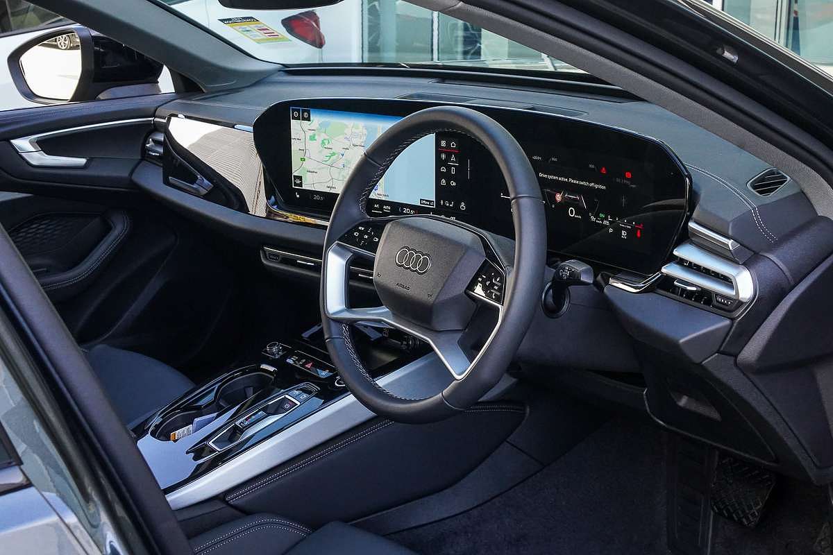 2025 Audi A5 TFSI 150kW S line B10