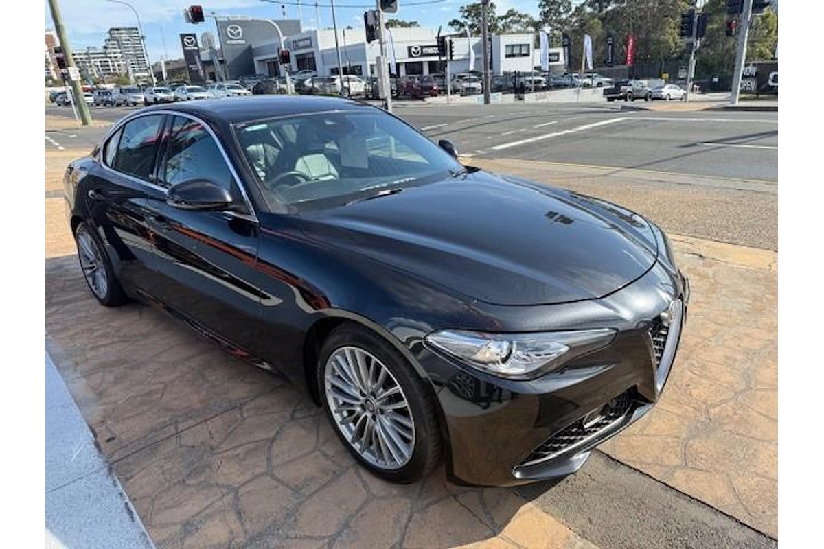 2016 Alfa Romeo Giulia Super
