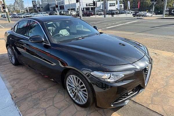 2016 Alfa Romeo Giulia Super
