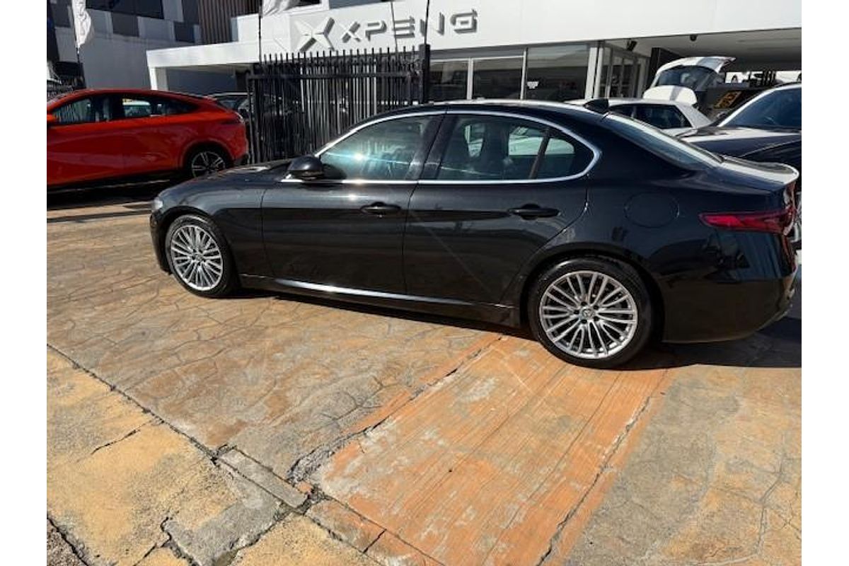 2016 Alfa Romeo Giulia Super