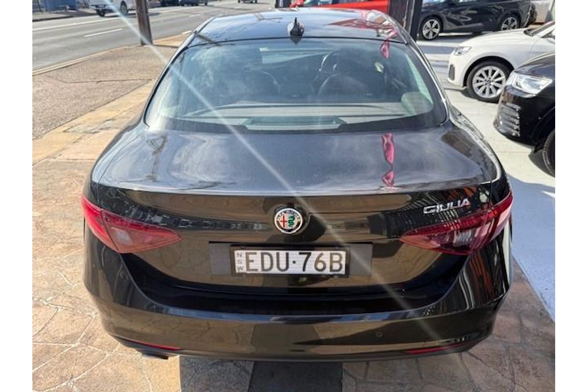 2016 Alfa Romeo Giulia Super