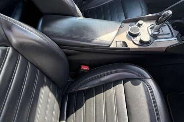 2016 Alfa Romeo Giulia Super