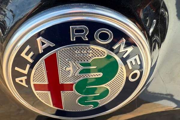2016 Alfa Romeo Giulia Super