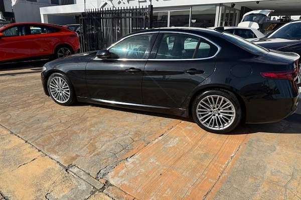 2016 Alfa Romeo Giulia Super