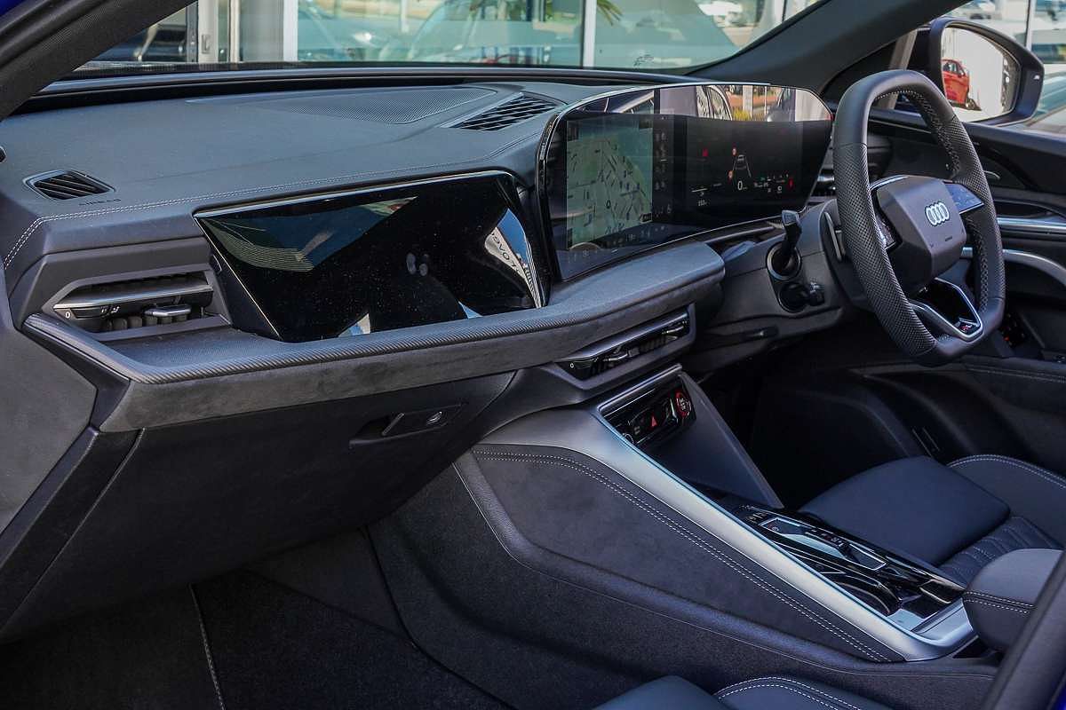 2025 Audi SQ5 TFSI FY