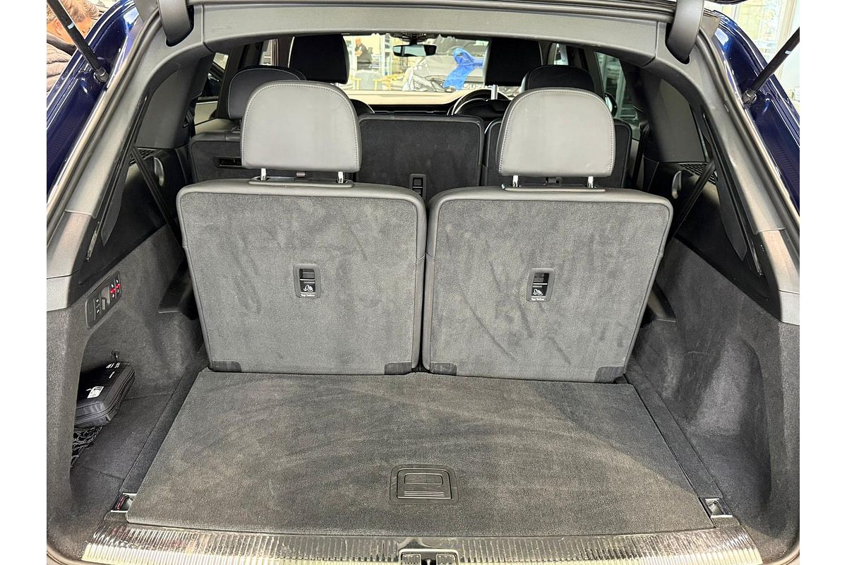 2023 Audi Q7 55 TFSI S line 4M