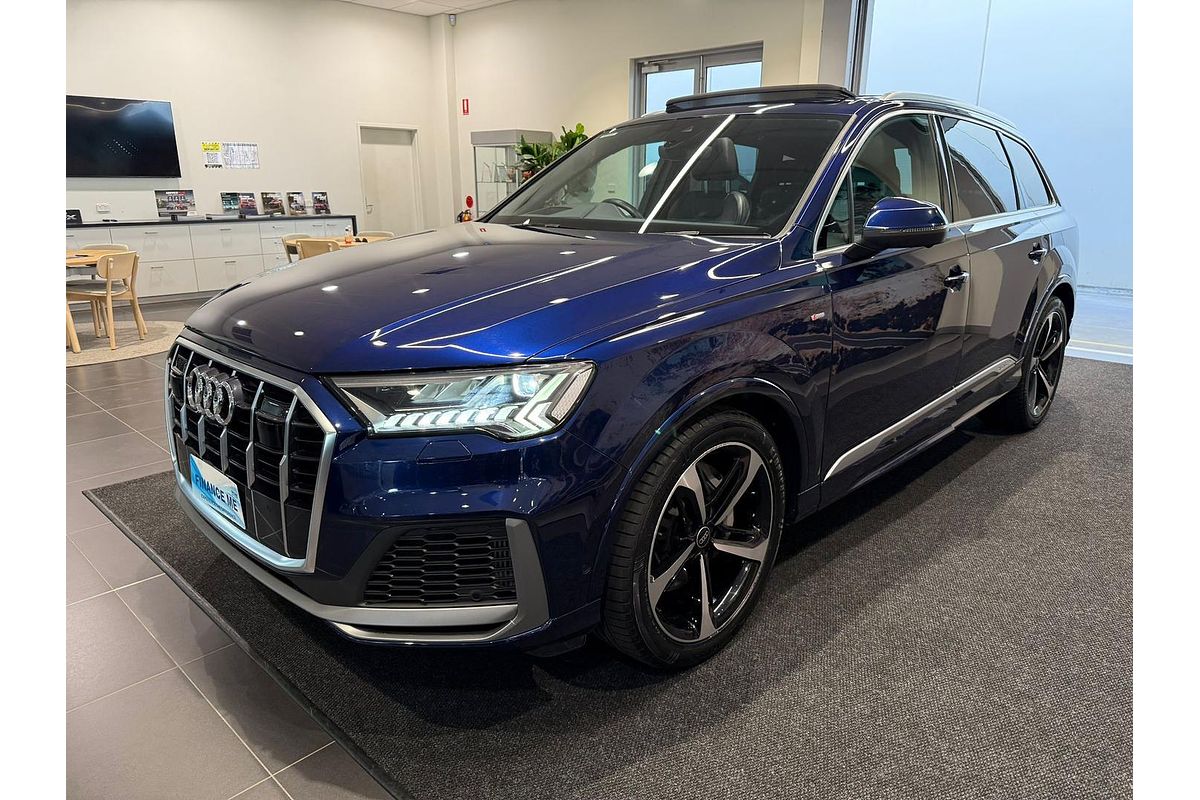2023 Audi Q7 55 TFSI S line 4M