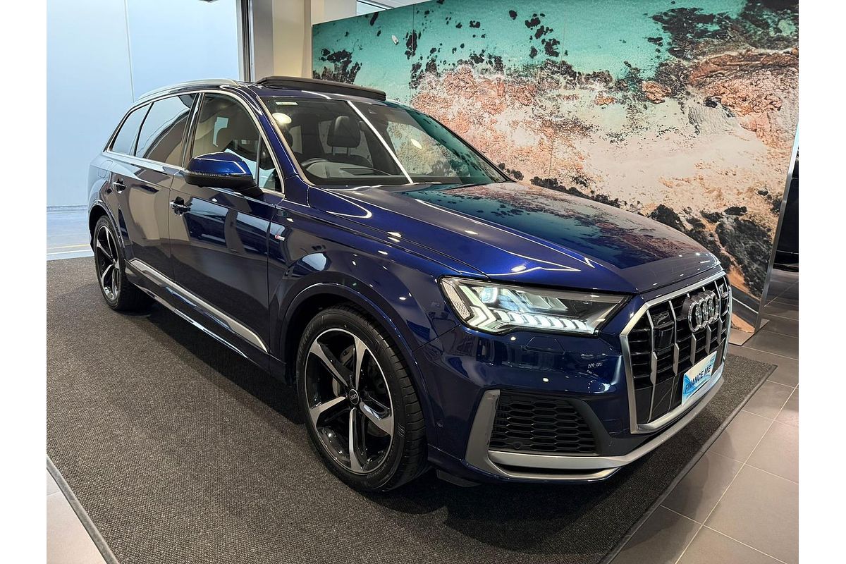 2023 Audi Q7 55 TFSI S line 4M