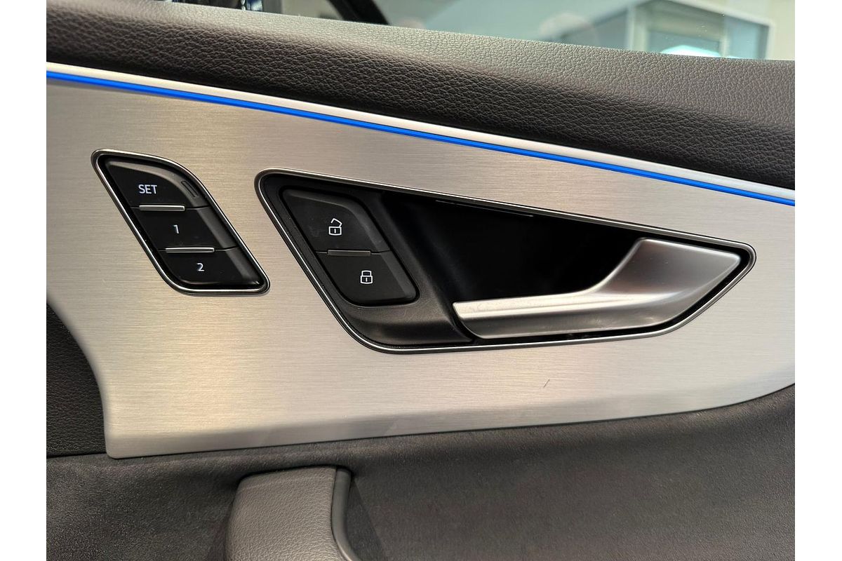 2023 Audi Q7 55 TFSI S line 4M