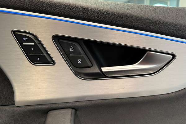 2023 Audi Q7 55 TFSI S line 4M