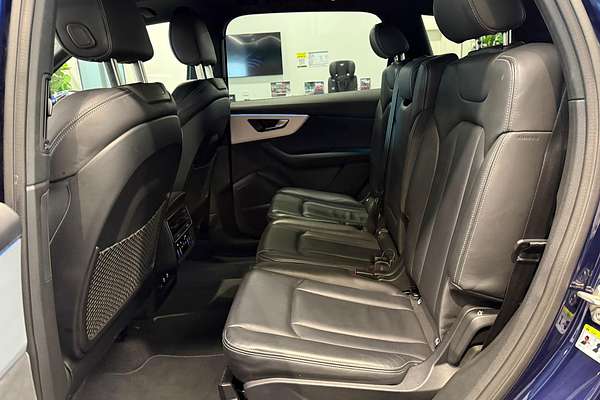 2023 Audi Q7 55 TFSI S line 4M