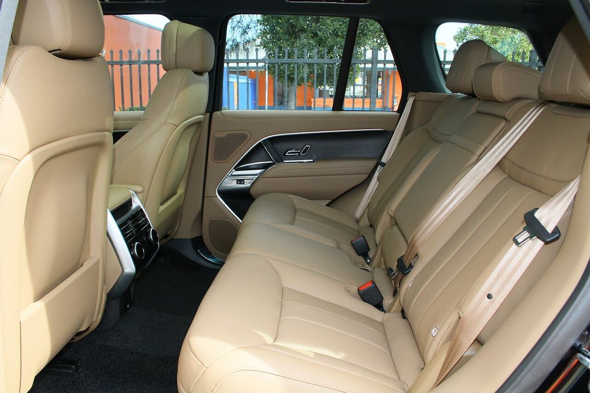 2025 Land Rover Range Rover D350 HSE L460