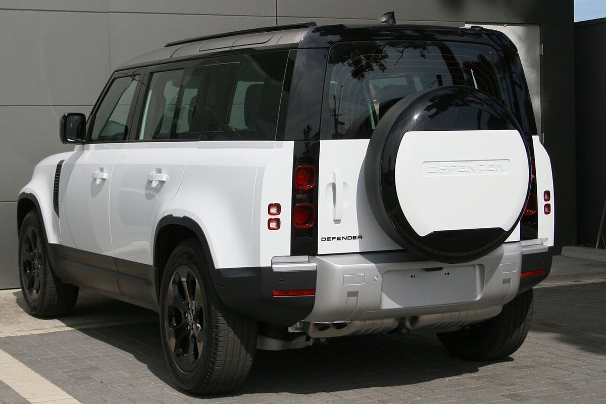 2025 Land Rover Defender 110 D250 S L663