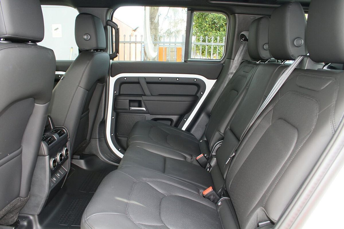 2025 Land Rover Defender 110 D250 S L663