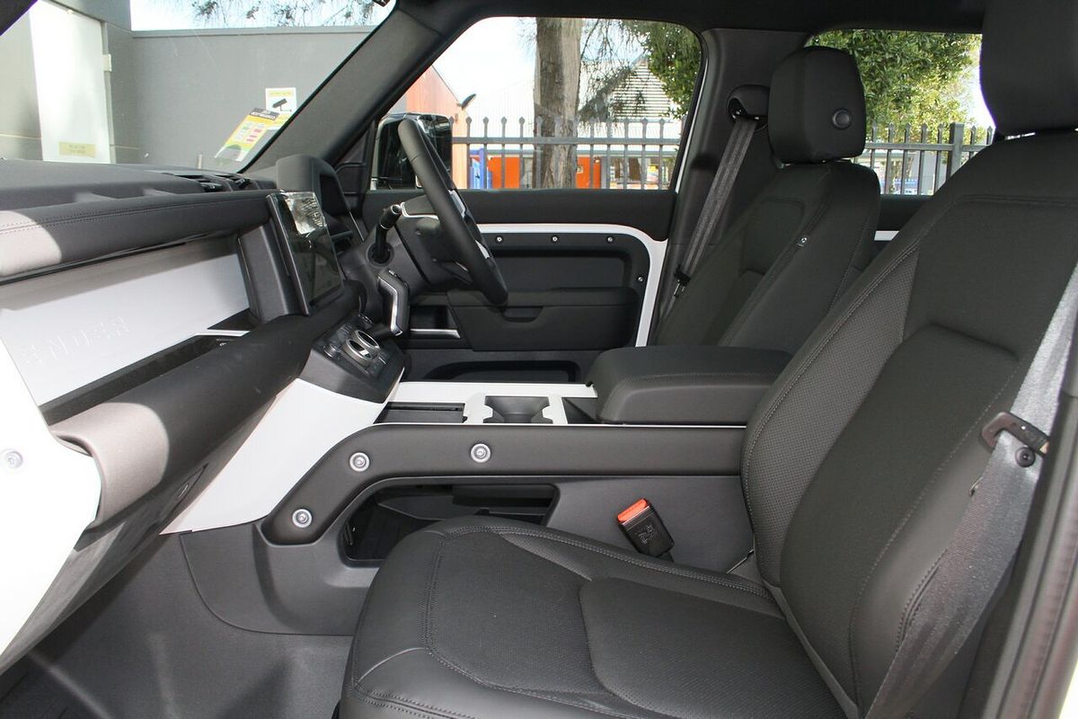 2025 Land Rover Defender 110 D250 S L663