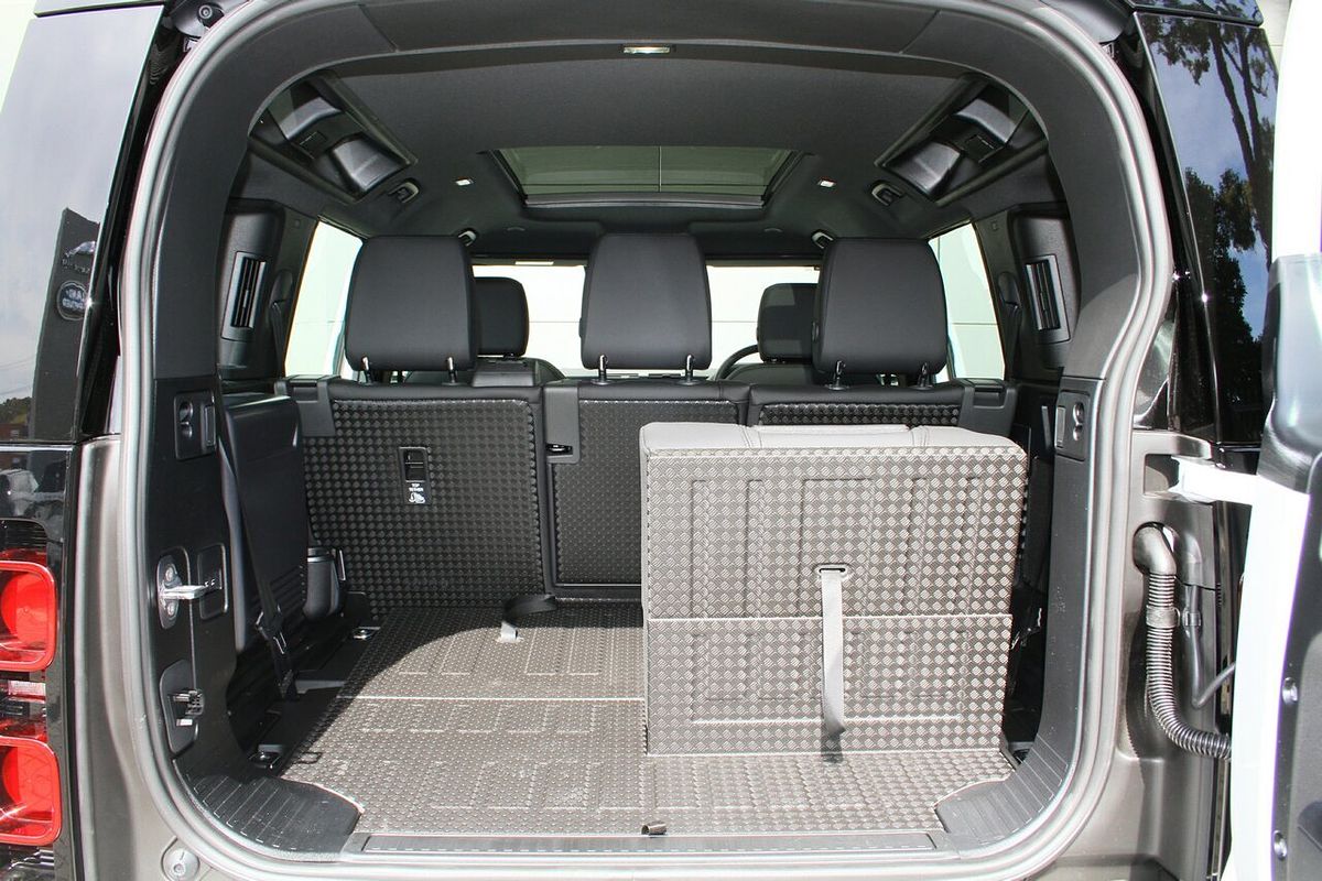 2025 Land Rover Defender 110 D250 S L663