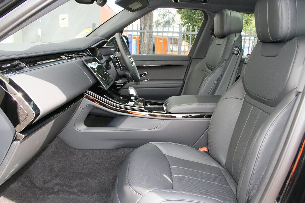 2025 Land Rover Range Rover Sport D250 Dynamic SE L461