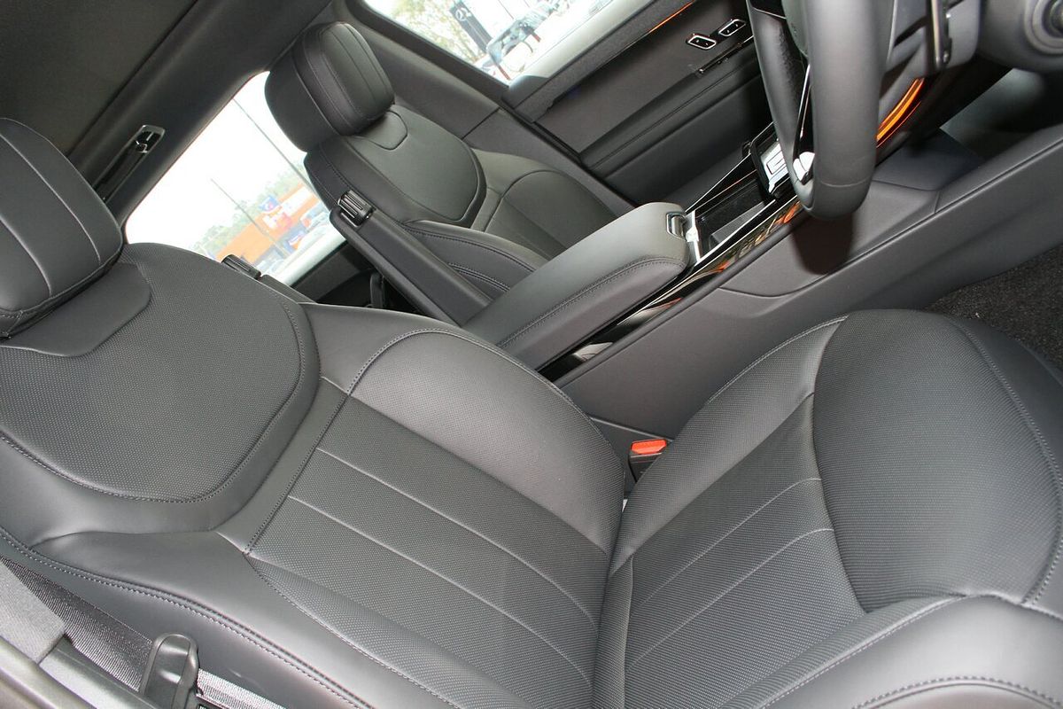 2025 Land Rover Range Rover Sport D250 Dynamic SE L461