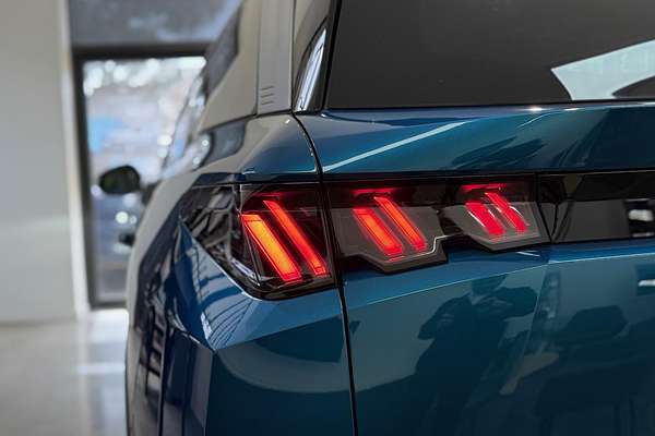 2025 Peugeot 5008 Allure Hybrid P74