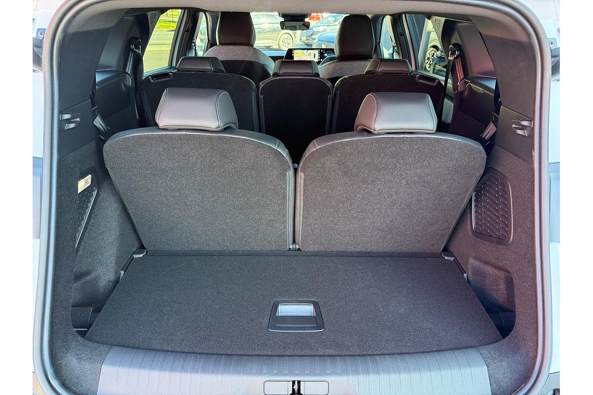 2025 Peugeot 5008 Allure Hybrid P74