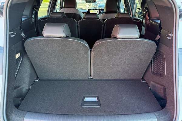 2025 Peugeot 5008 Allure Hybrid P74
