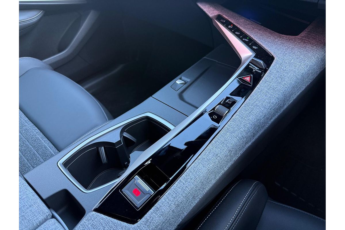 2025 Peugeot 5008 Allure Hybrid P74