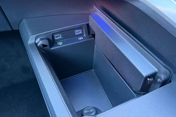 2025 Peugeot 5008 Allure Hybrid P74