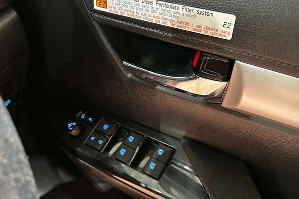 2019 Toyota Hilux SR5 GUN126R 4X4