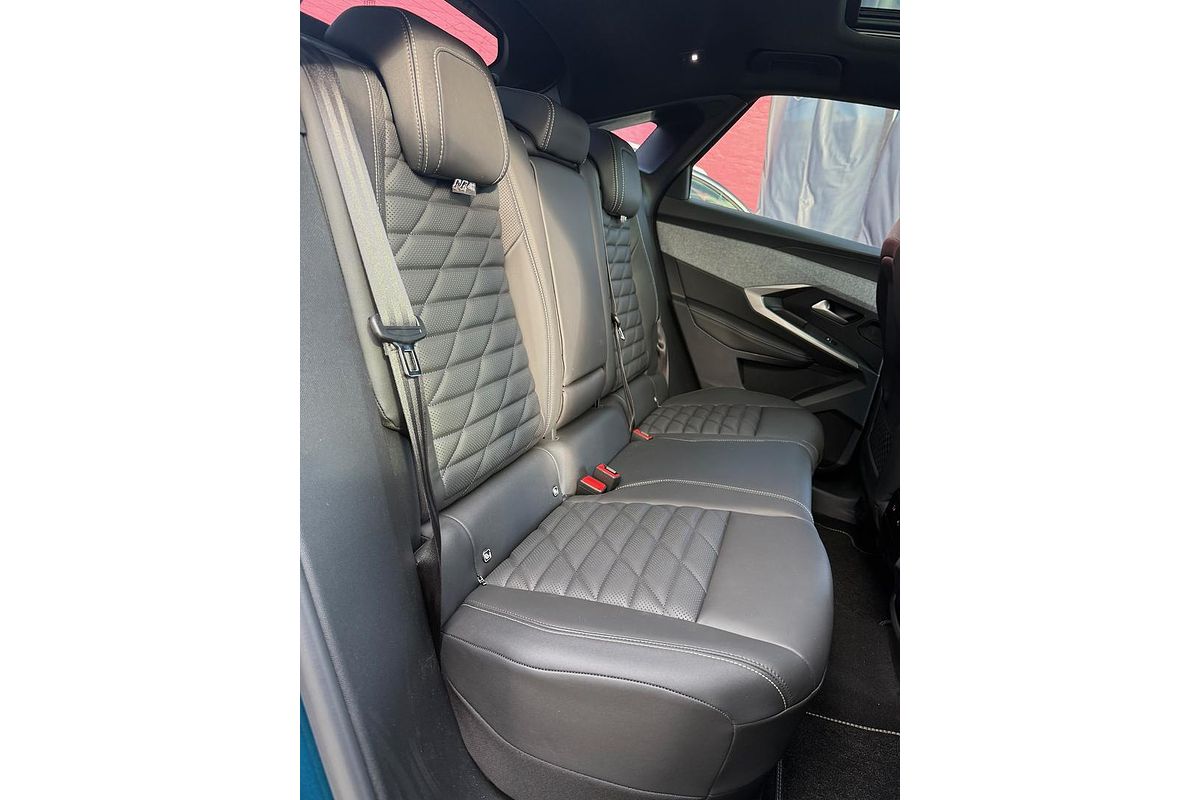 2025 Peugeot 3008 GT Premium Hybrid P64