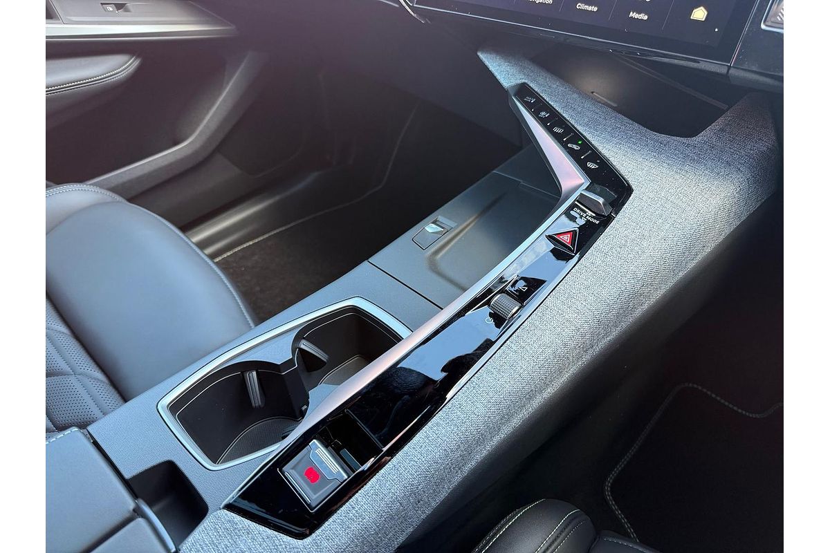 2025 Peugeot 3008 GT Premium Hybrid P64