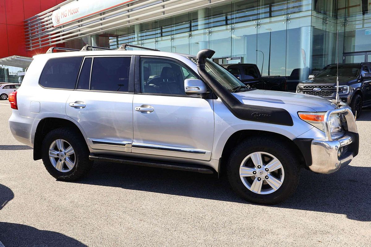 2013 Toyota Landcruiser Sahara VDJ200R