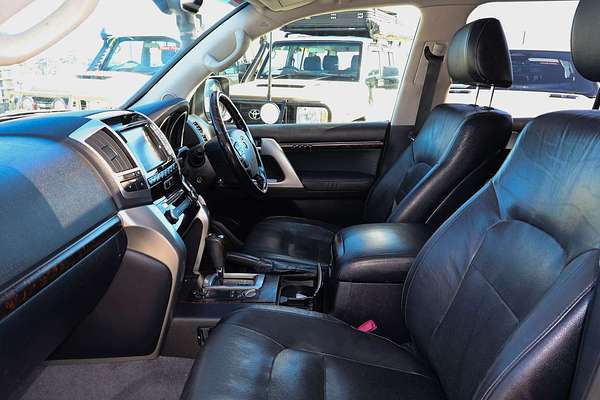 2013 Toyota Landcruiser Sahara VDJ200R