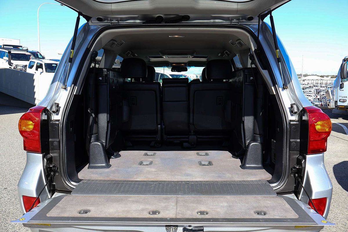 2013 Toyota Landcruiser Sahara VDJ200R