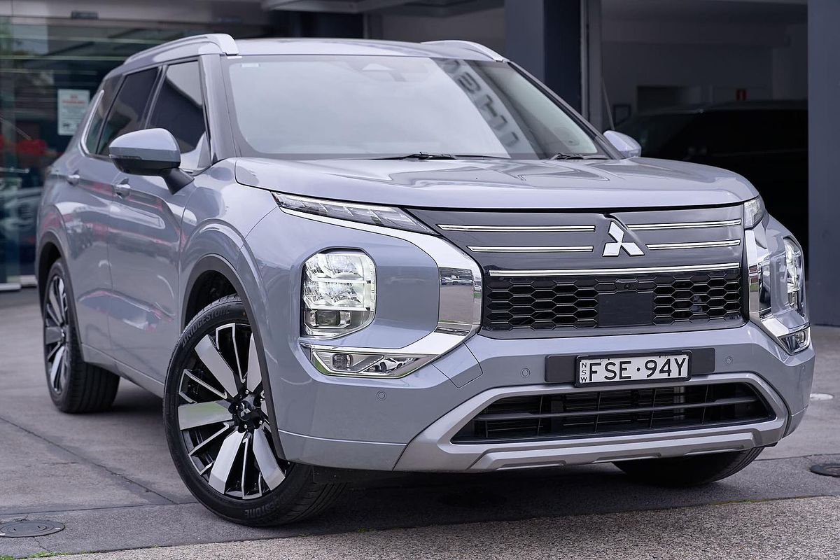 2025 Mitsubishi Outlander Exceed ZM